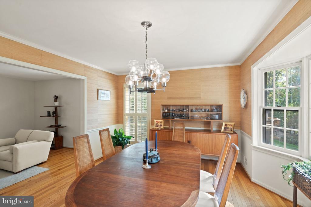 10707 Midsummer Dr