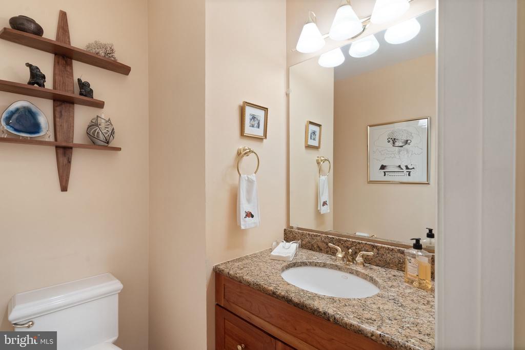 10707 Midsummer Dr