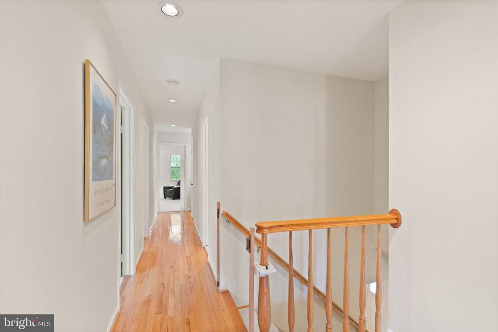 10707 Midsummer Dr