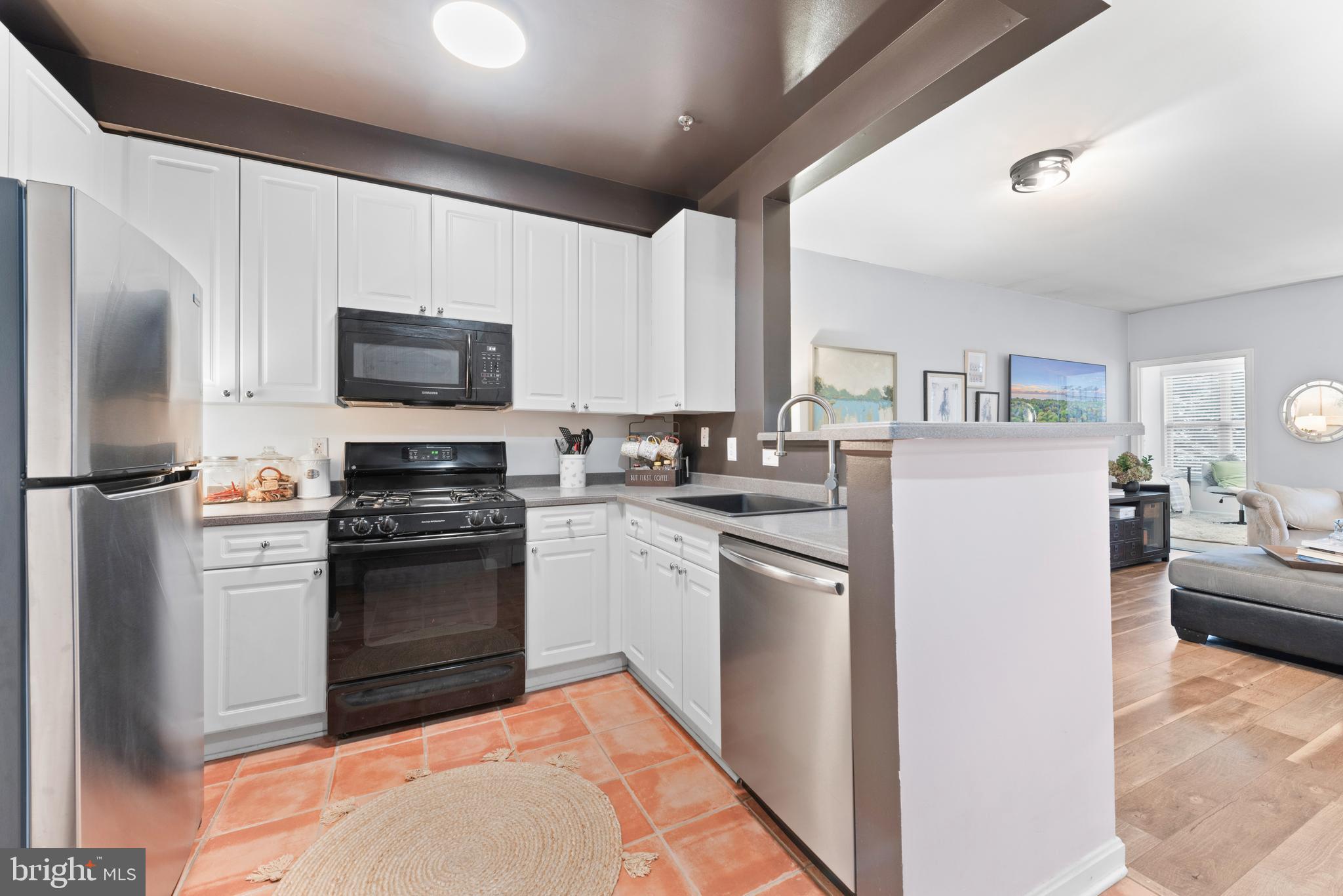 1855 Stratford Park Pl #216