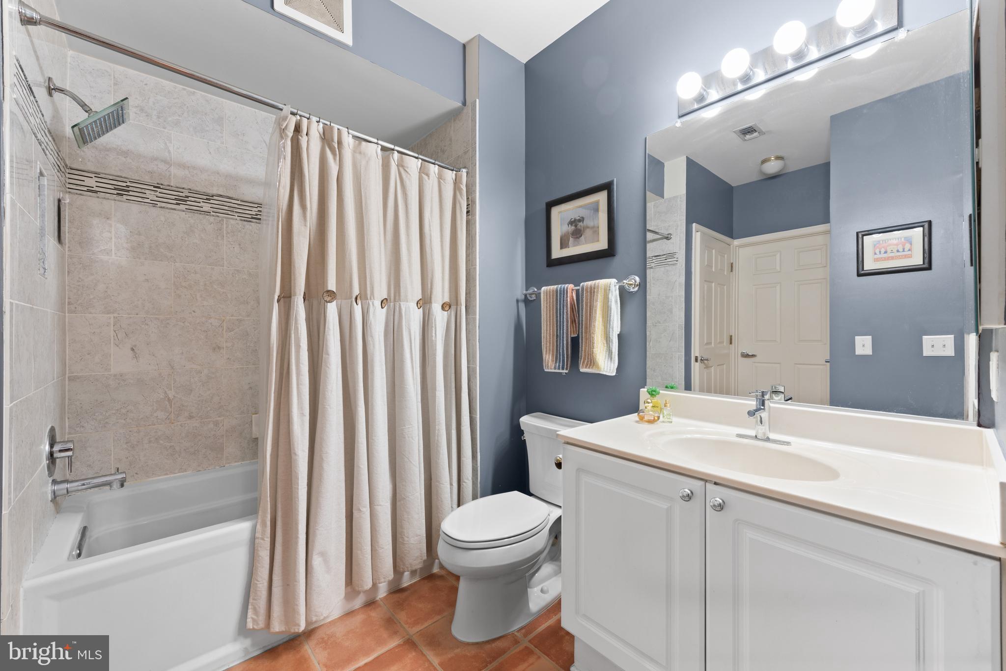 1855 Stratford Park Pl #216