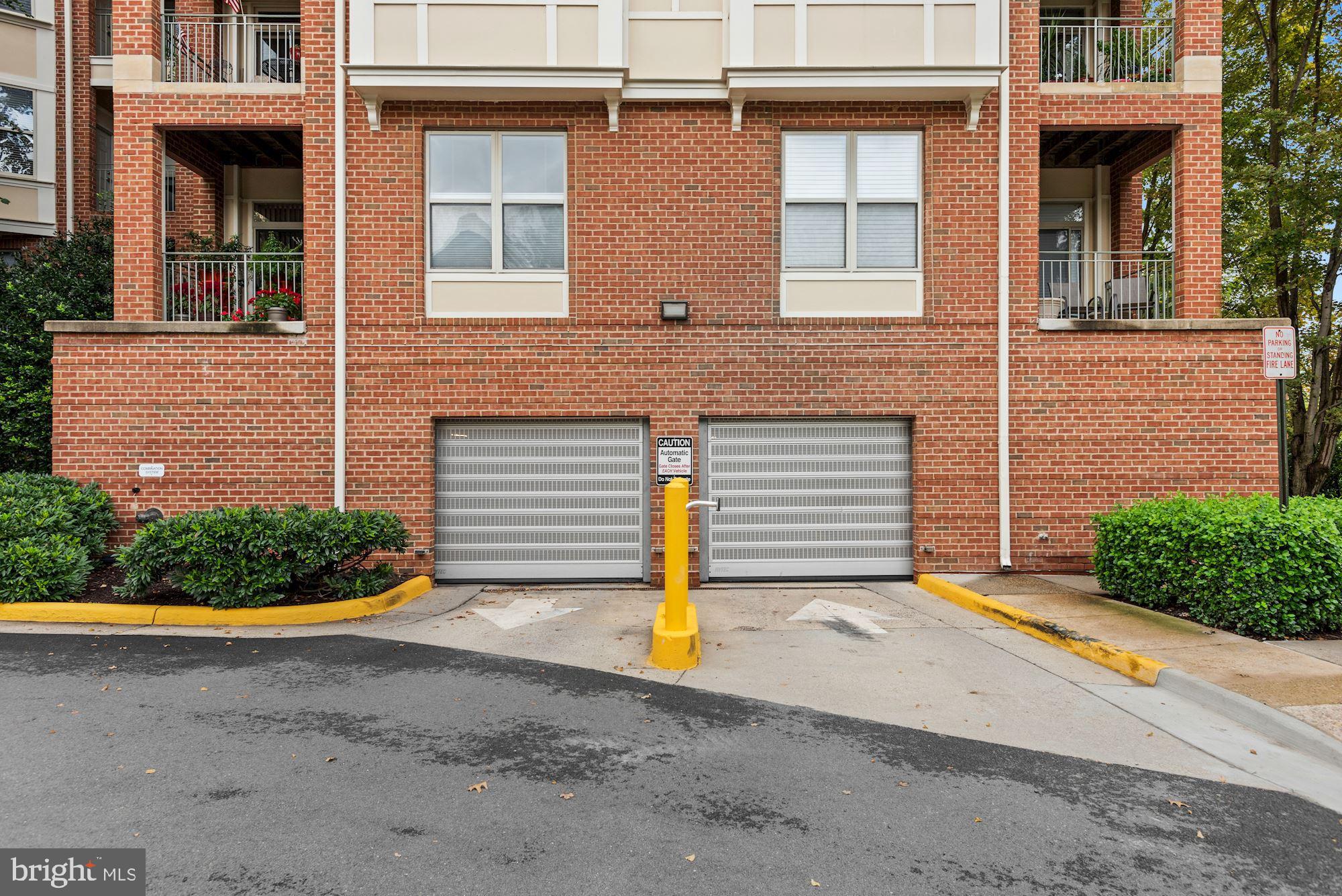 1855 Stratford Park Pl #216