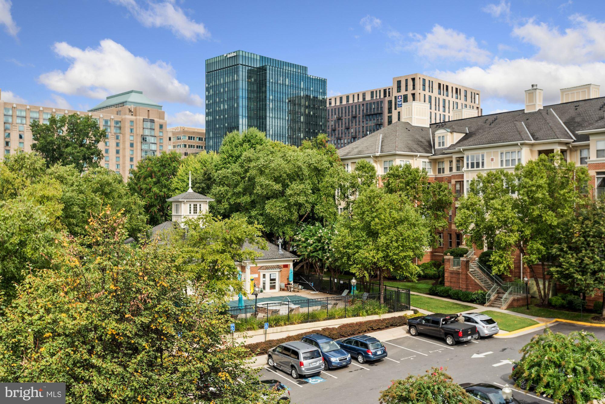 1855 Stratford Park Pl #216