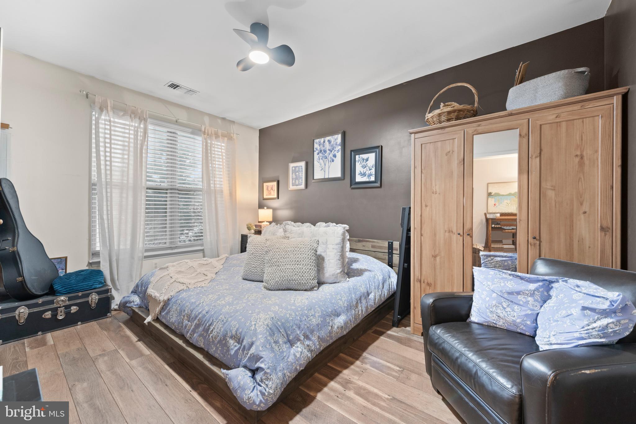 1855 Stratford Park Pl #216