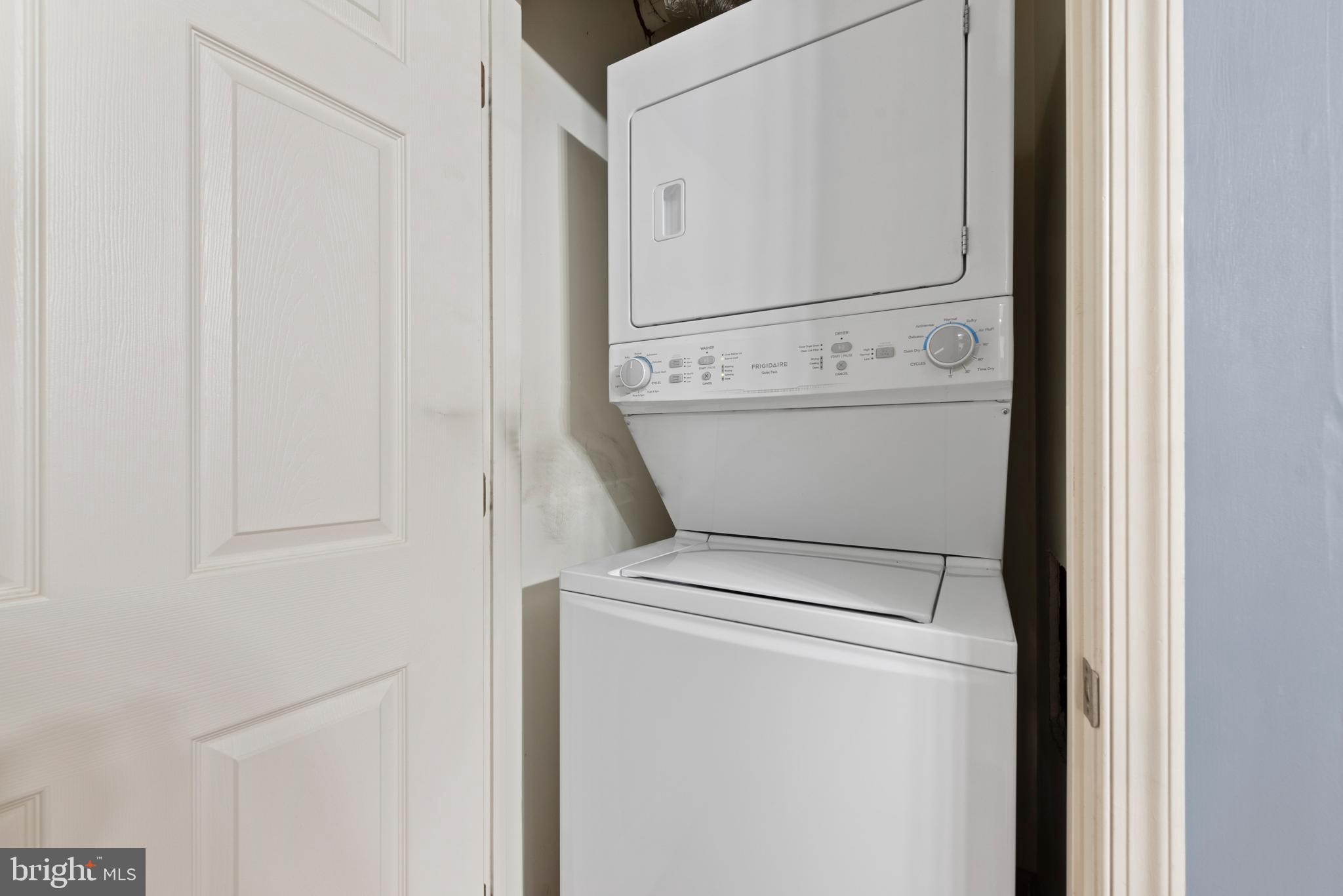 1855 Stratford Park Pl #216