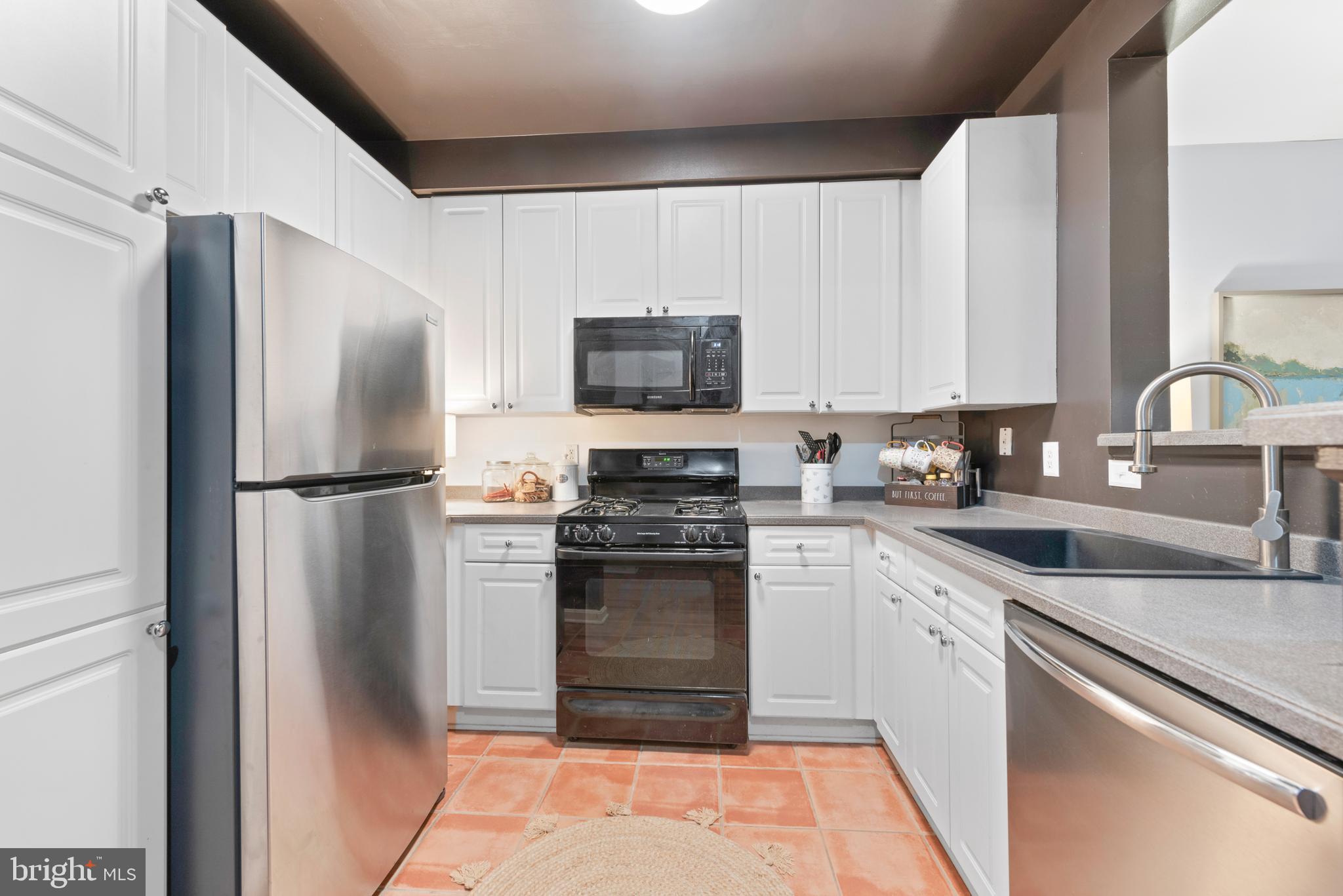 1855 Stratford Park Pl #216