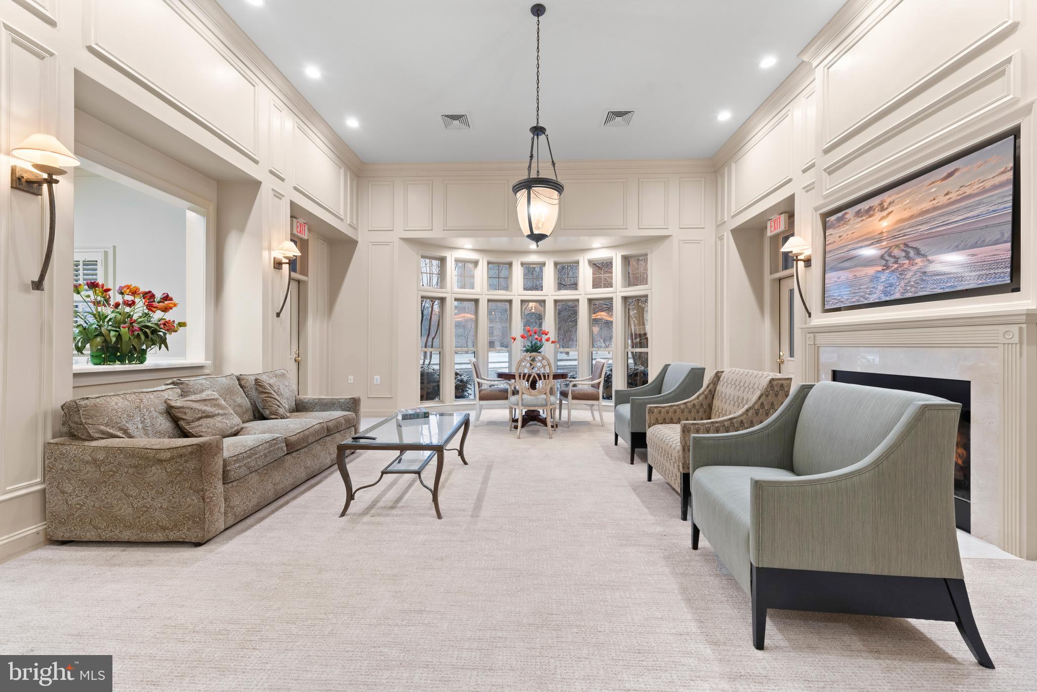 1855 Stratford Park Pl #216