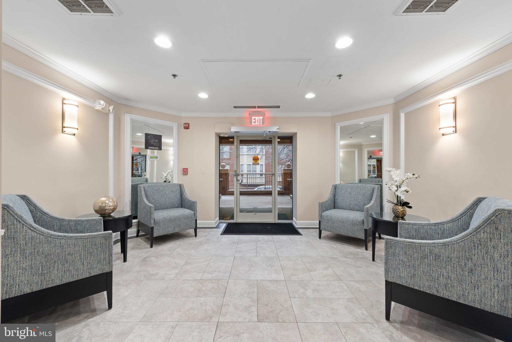 1855 Stratford Park Pl #216