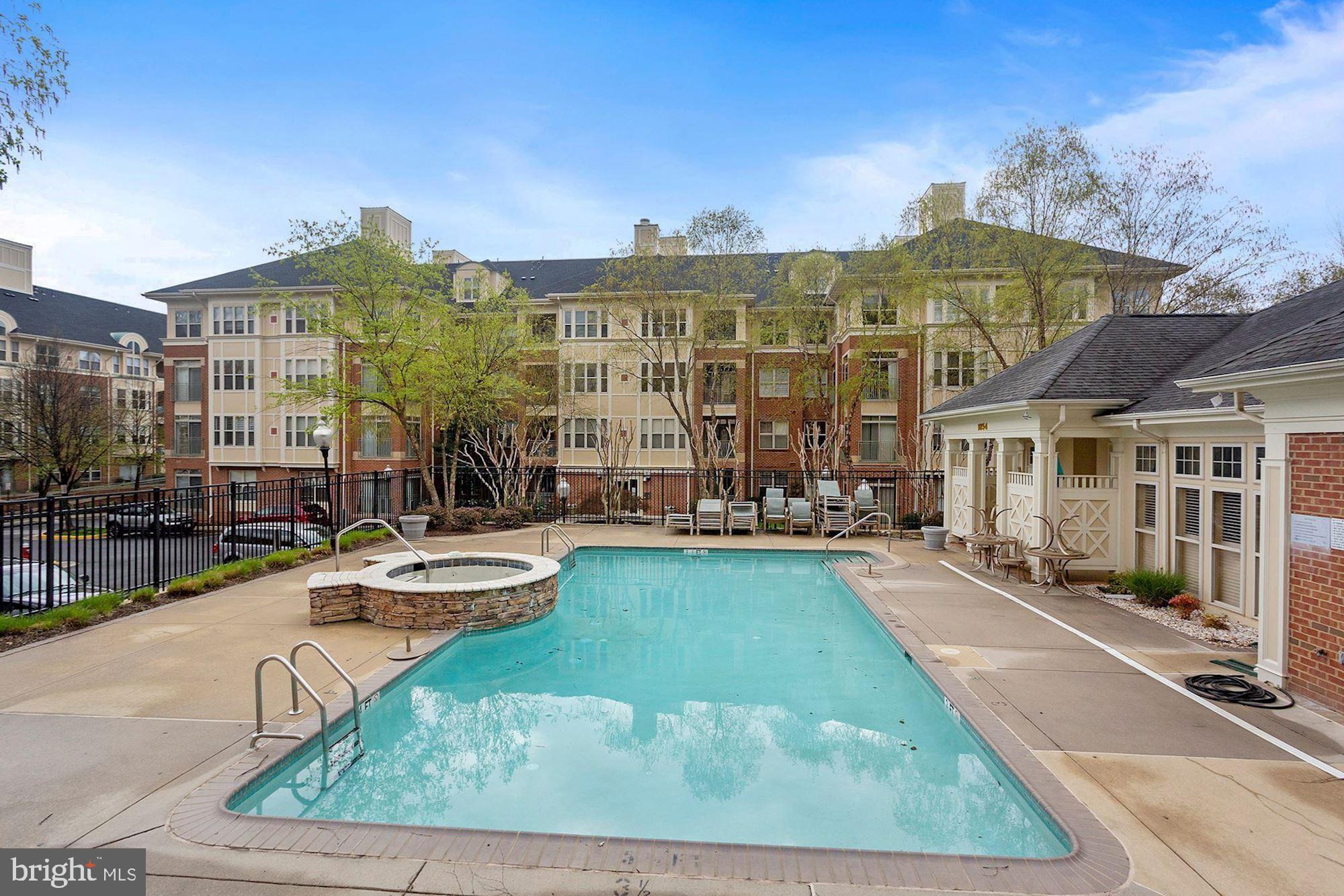 1855 Stratford Park Pl #216