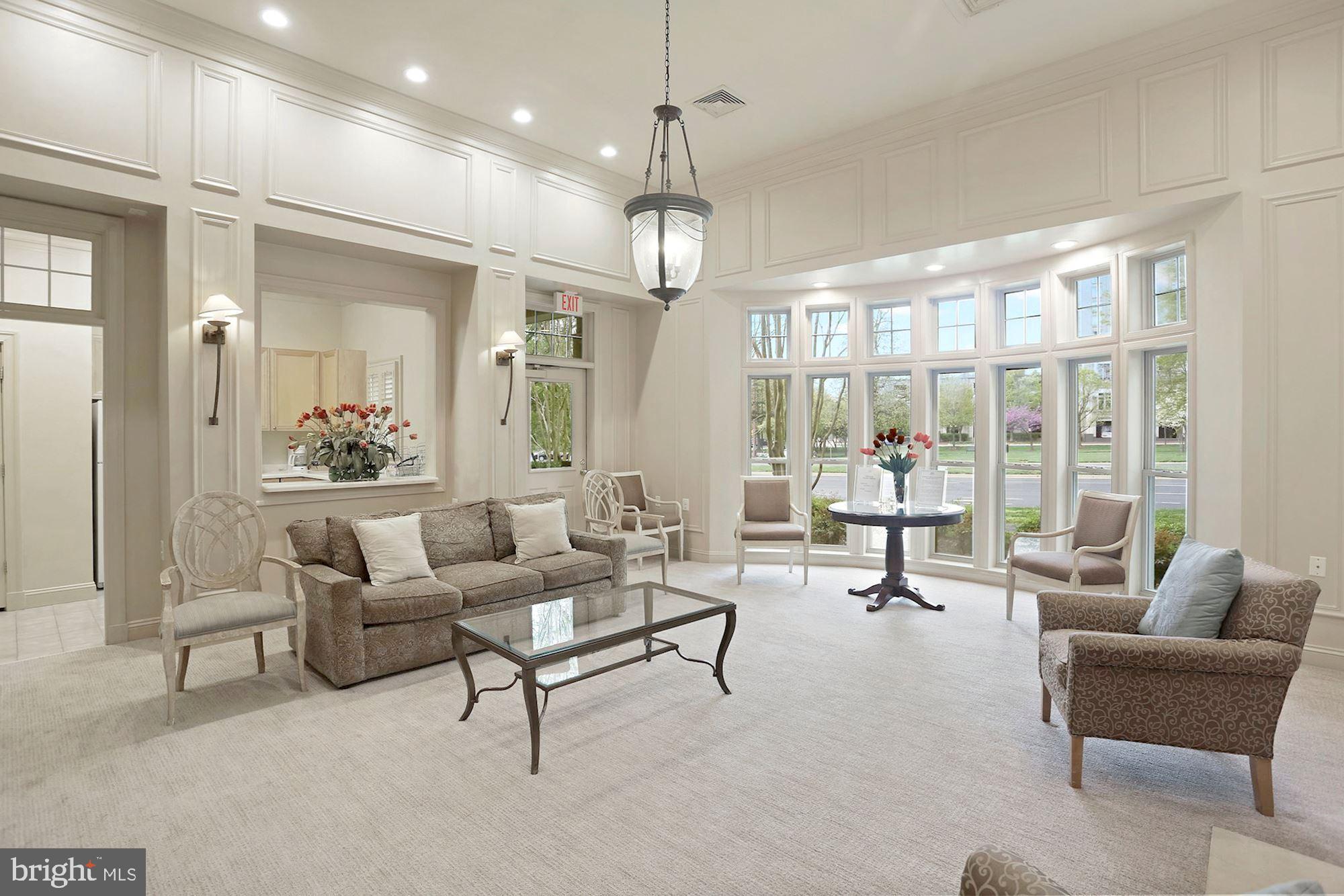 1855 Stratford Park Pl #216