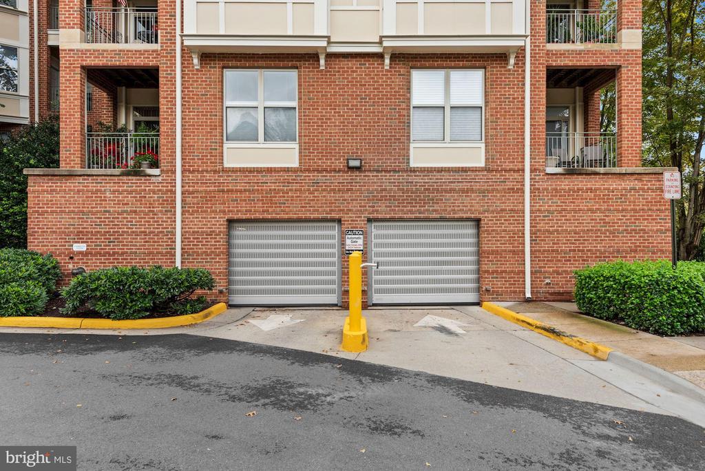 1855 Stratford Park Pl #216