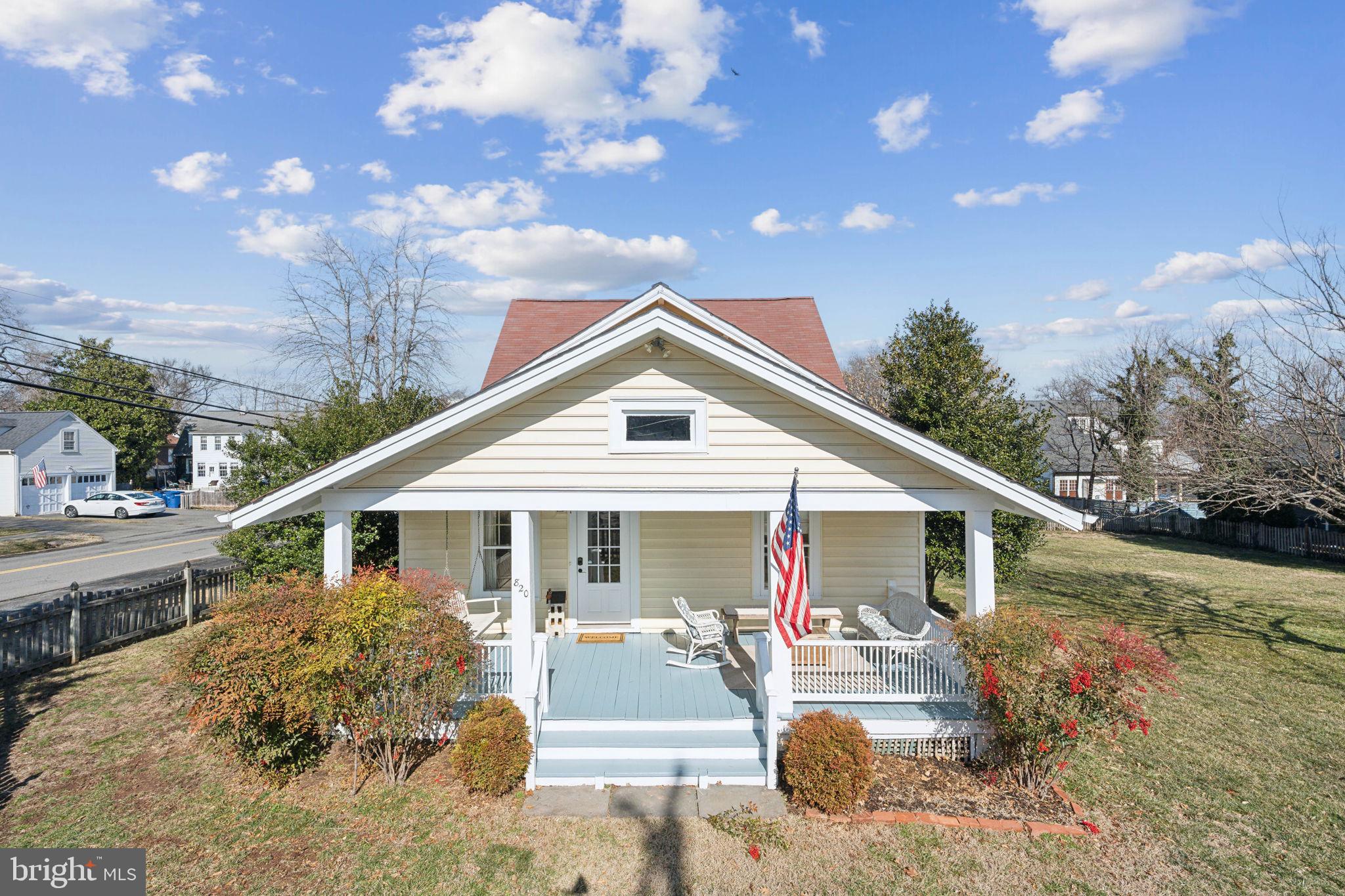 820 Locust St