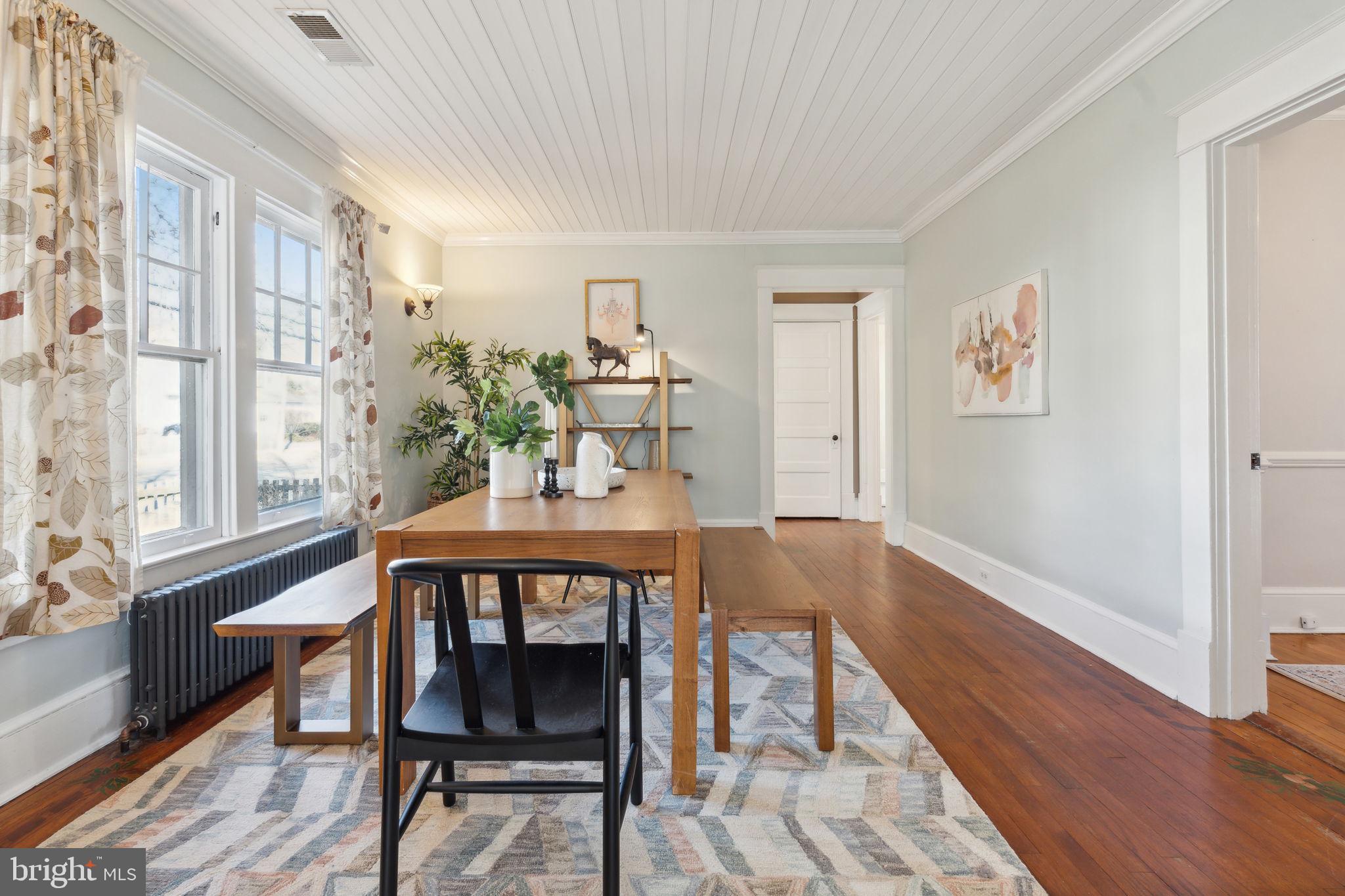 820 Locust St