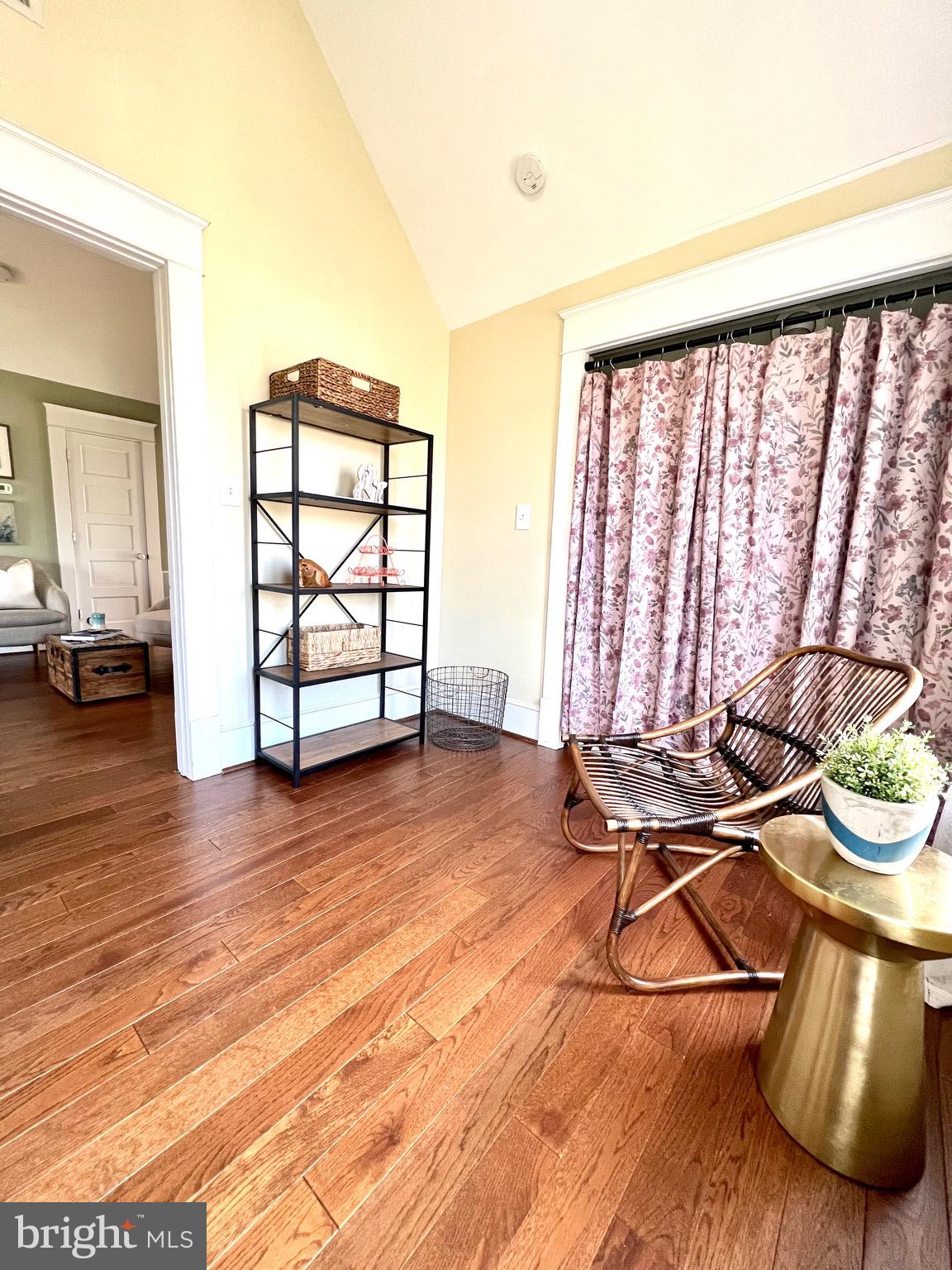 820 Locust St