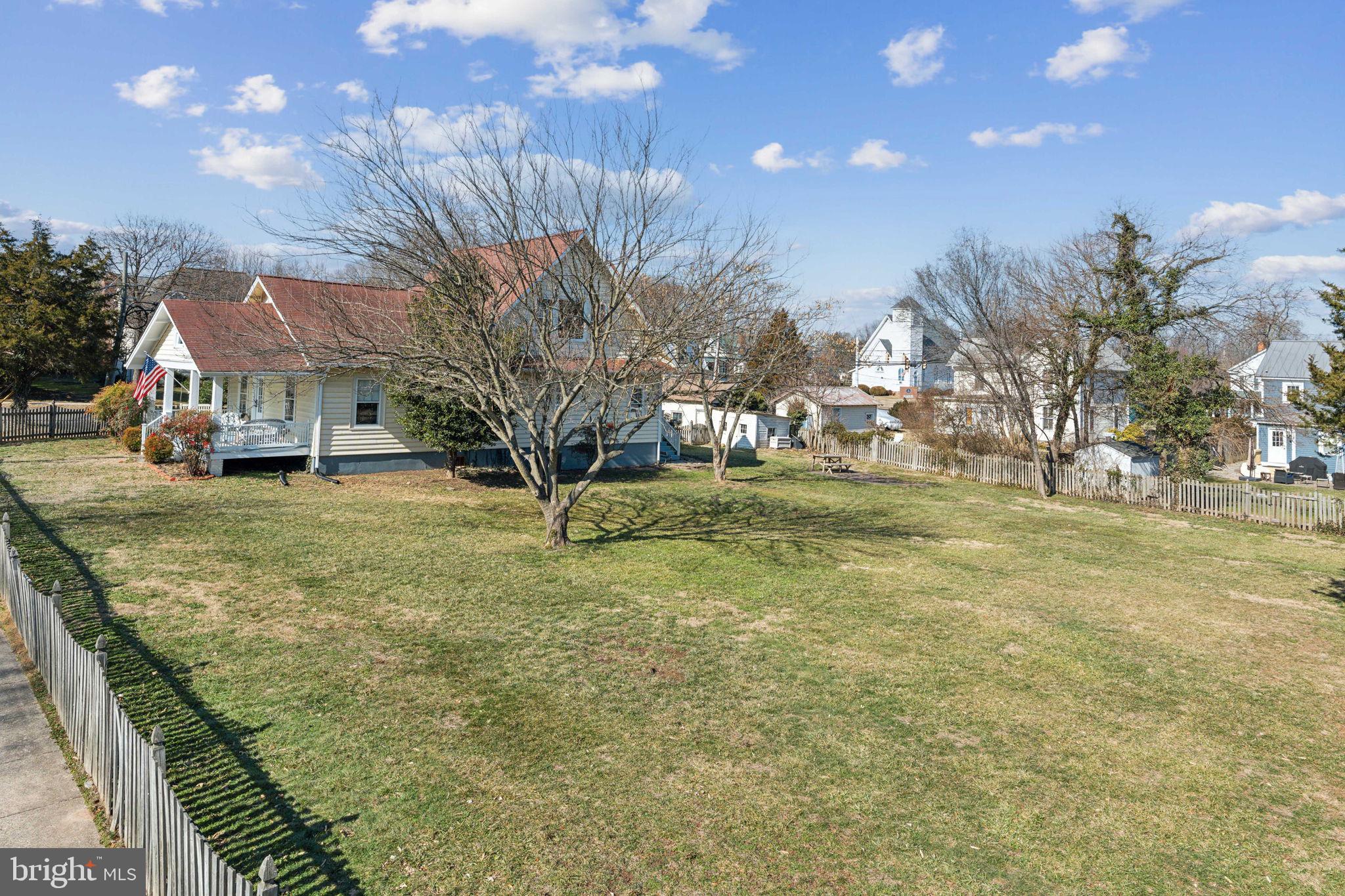 820 Locust St