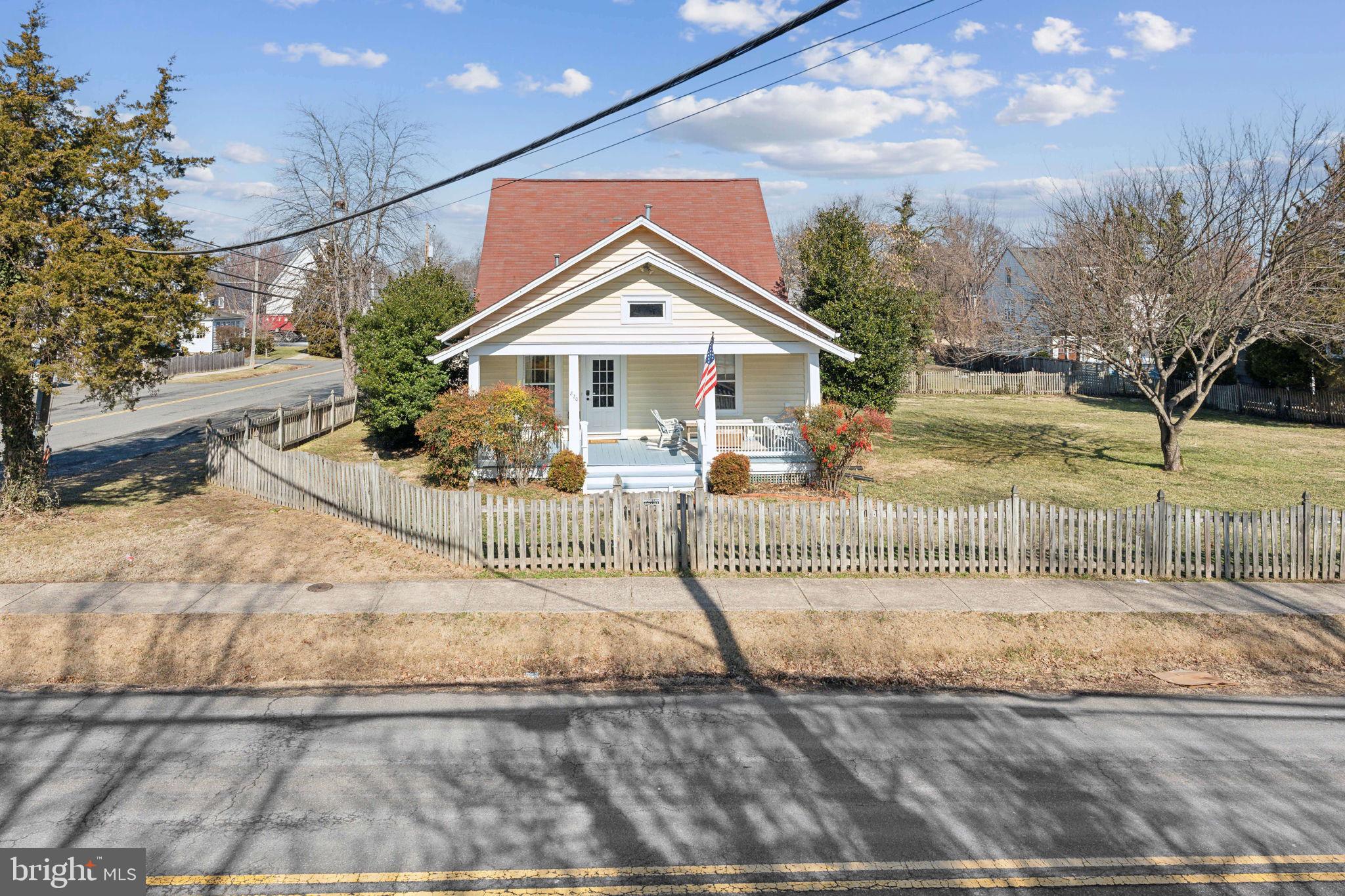 820 Locust St