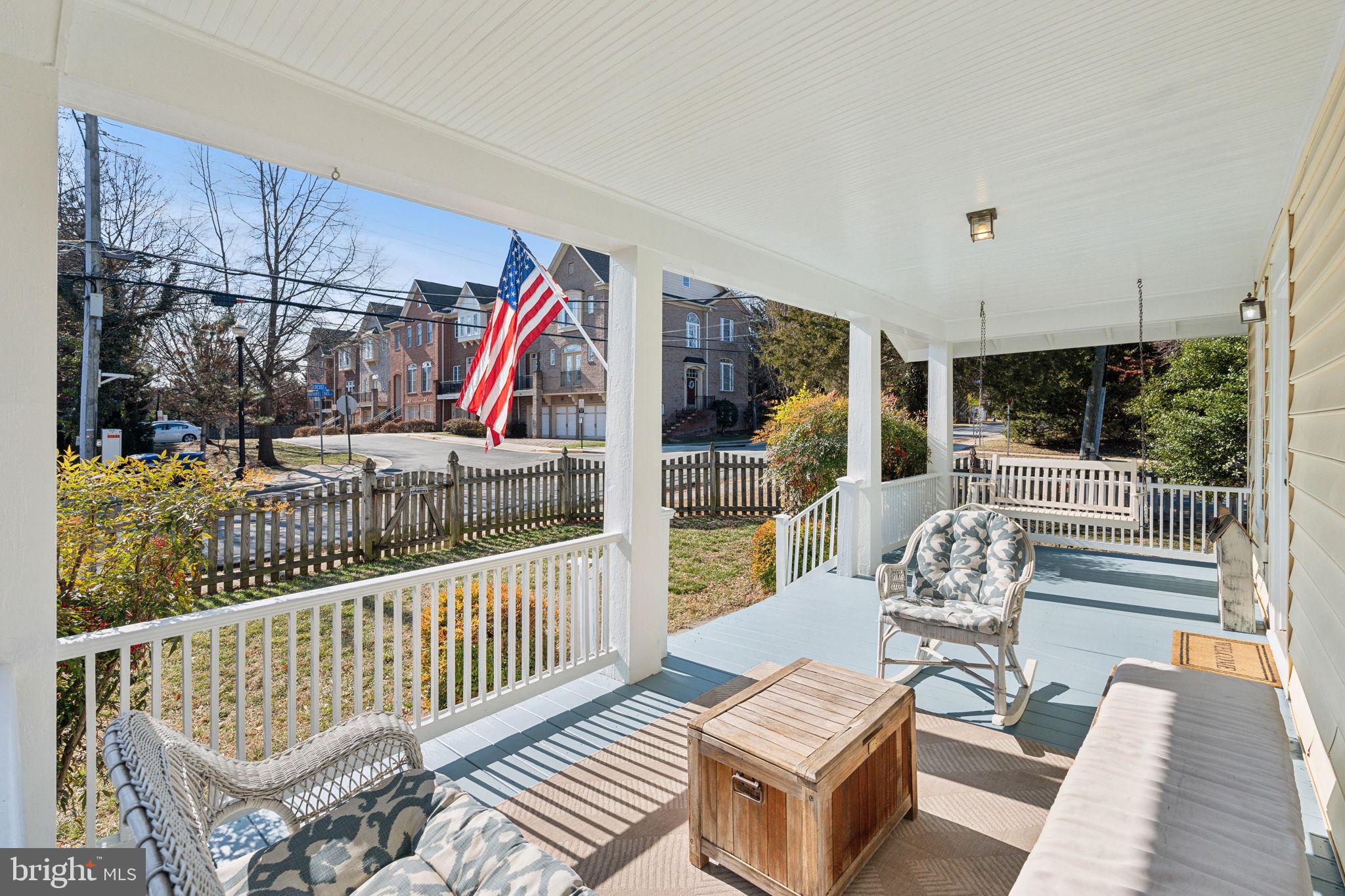 820 Locust St