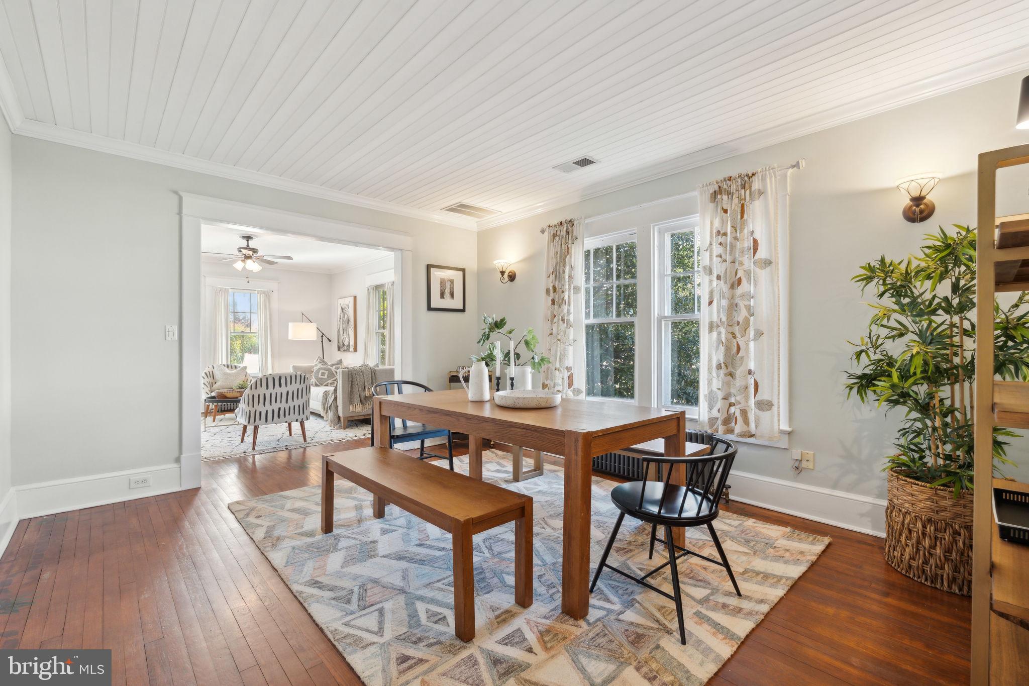 820 Locust St