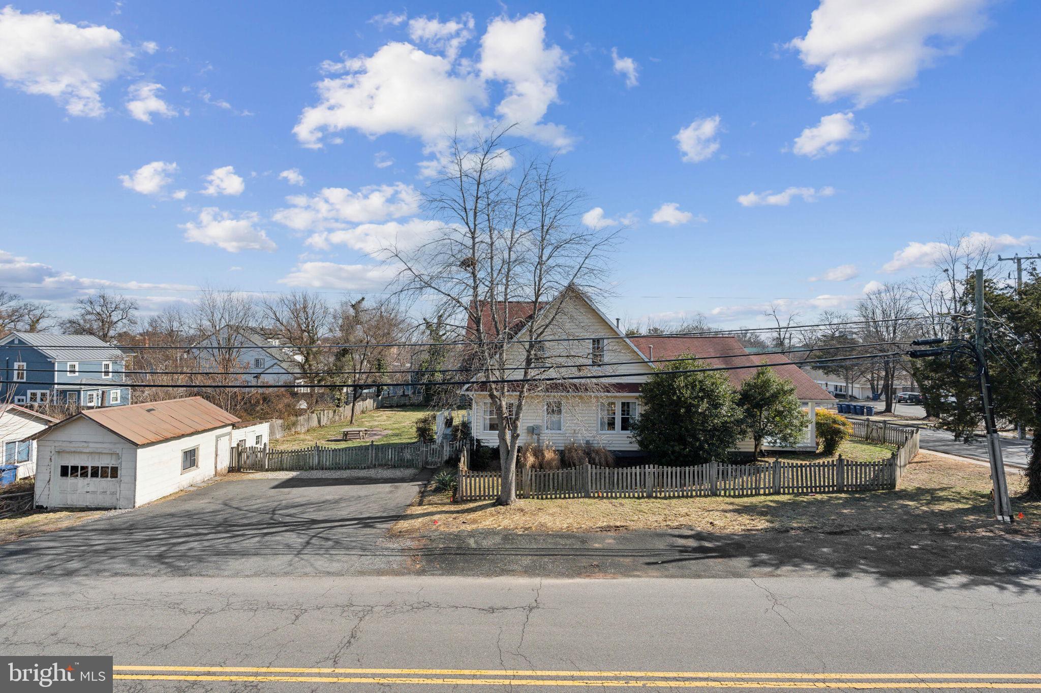 820 Locust St