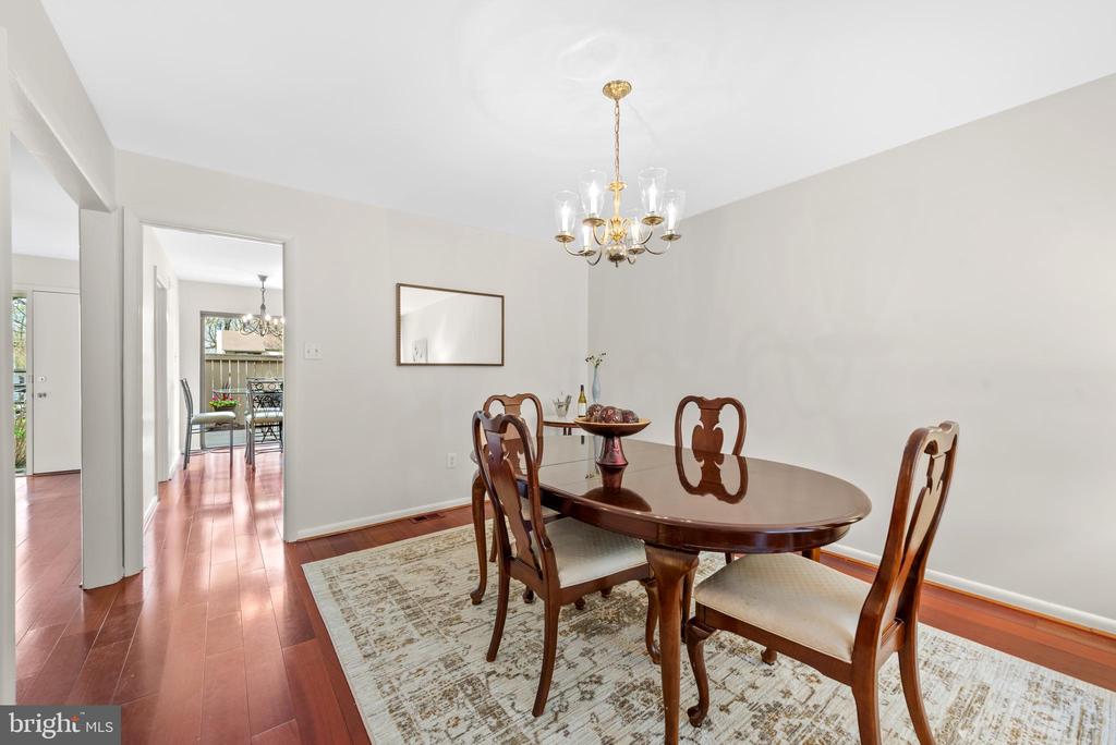 11711 Newbridge Ct
