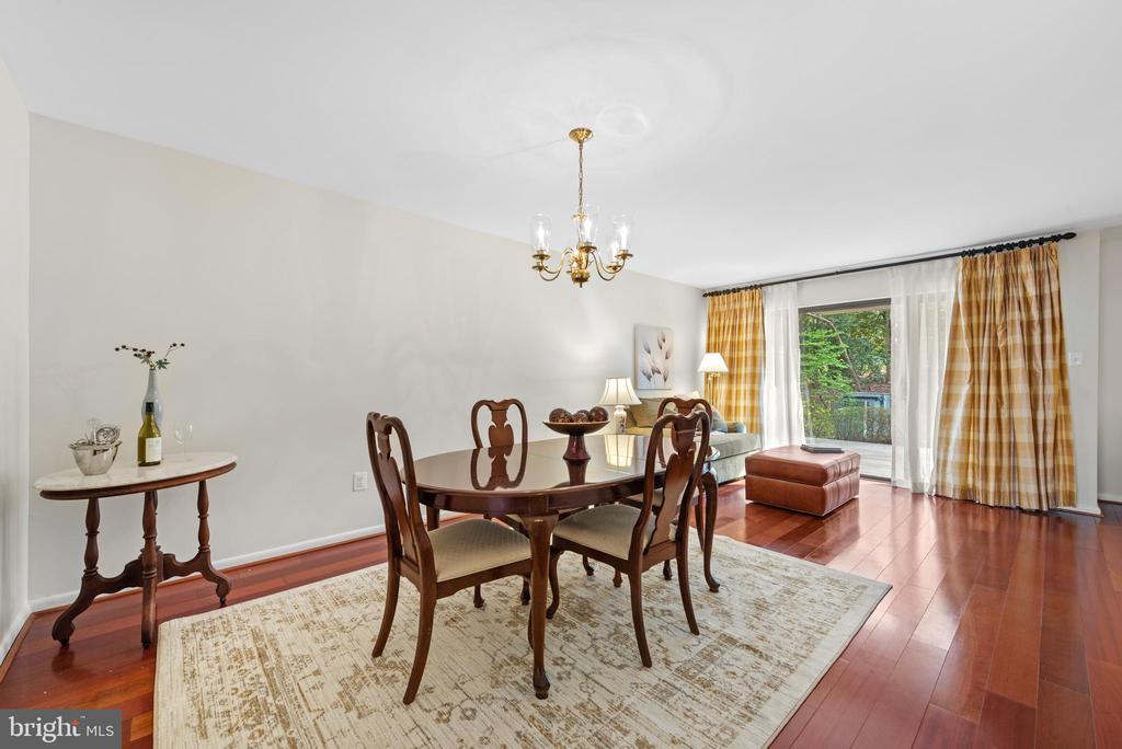 11711 Newbridge Ct