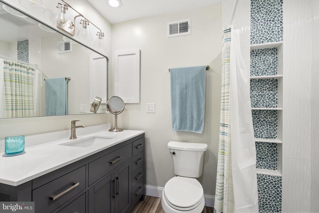 11512 HEARTHSTONE COURT