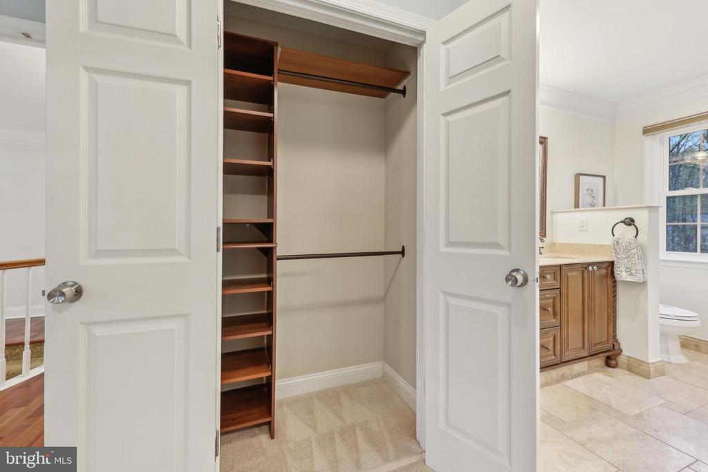 2912 OAKTON RIDGE CIRCLE