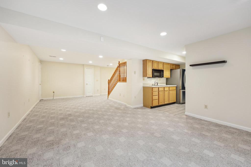 2912 OAKTON RIDGE CIRCLE
