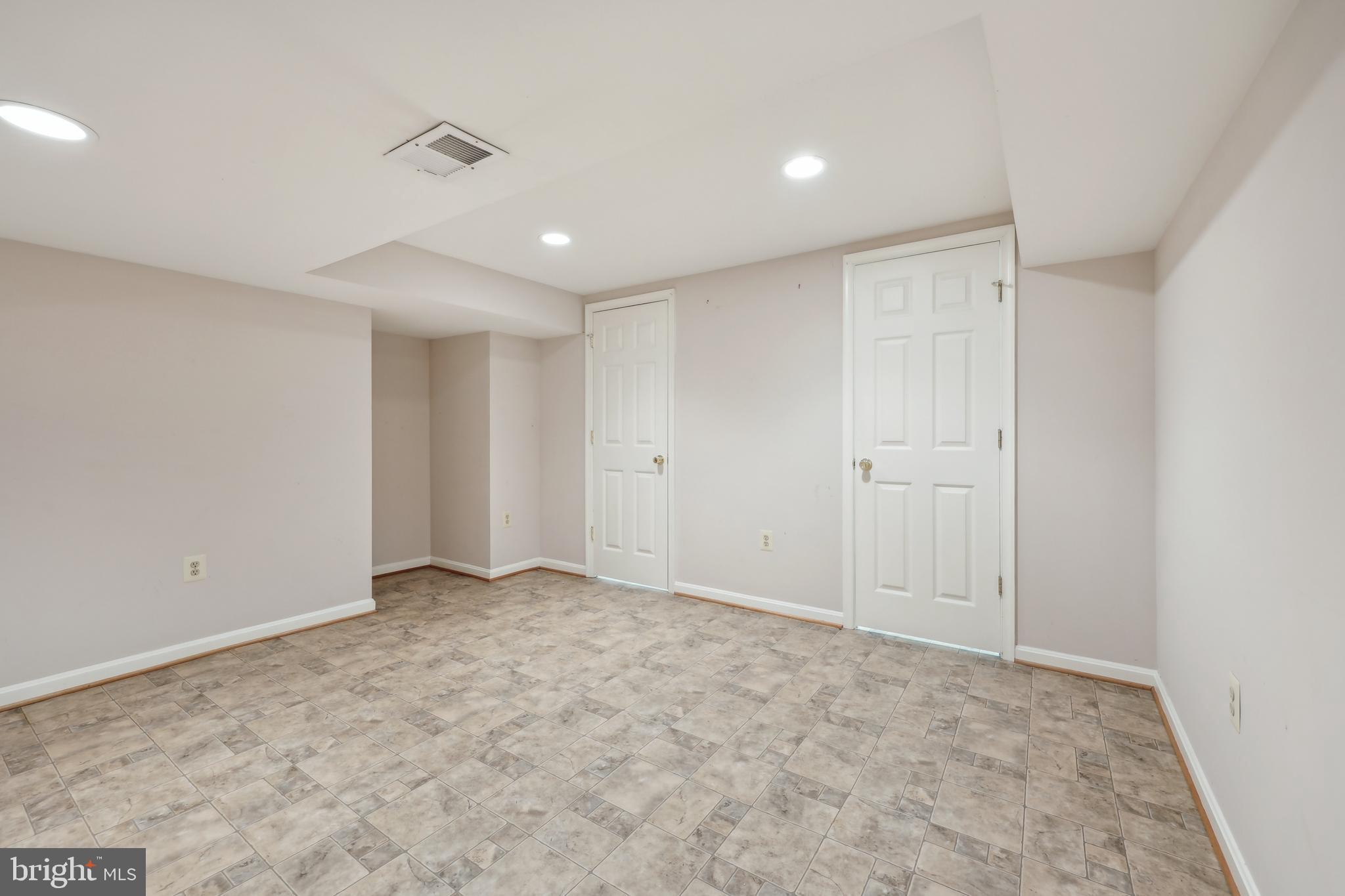 2912 OAKTON RIDGE CIRCLE