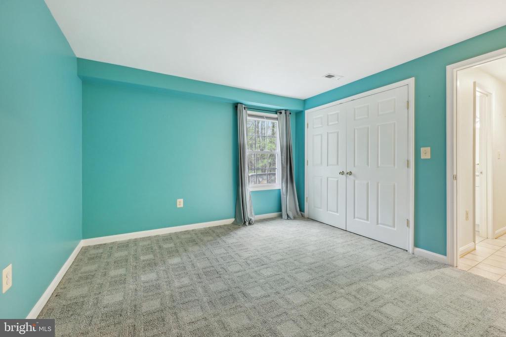 2912 OAKTON RIDGE CIRCLE