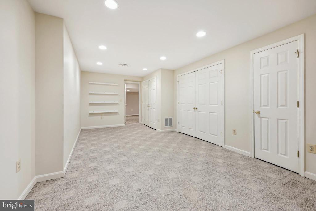 2912 OAKTON RIDGE CIRCLE