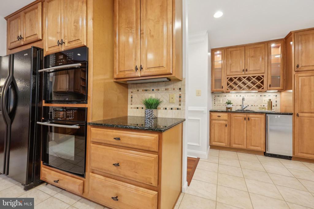 2912 OAKTON RIDGE CIRCLE