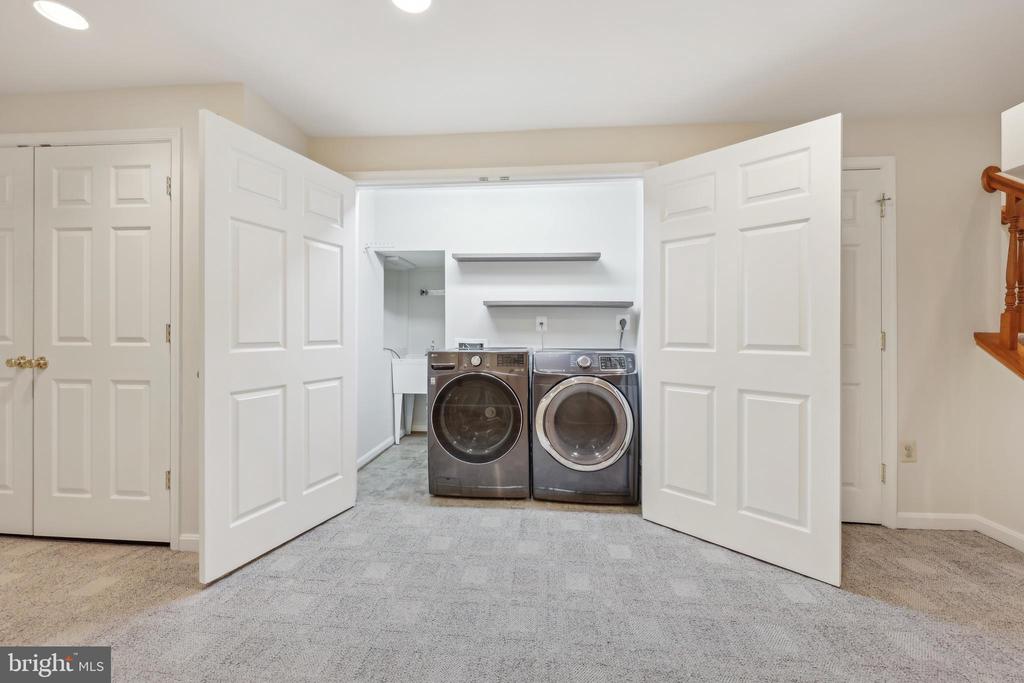 2912 OAKTON RIDGE CIRCLE