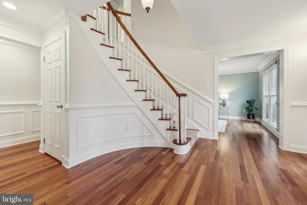 2912 OAKTON RIDGE CIRCLE