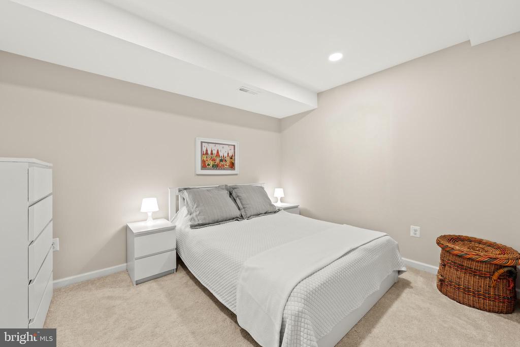11612 CLIPSTONE LANE