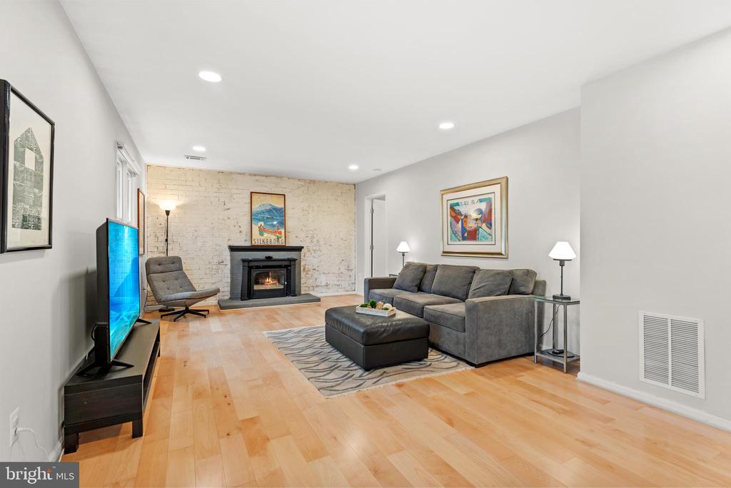 11612 CLIPSTONE LANE