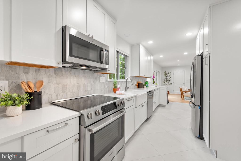 1802 CRANBERRY LANE