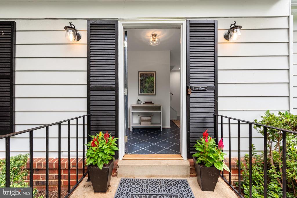 1802 CRANBERRY LANE