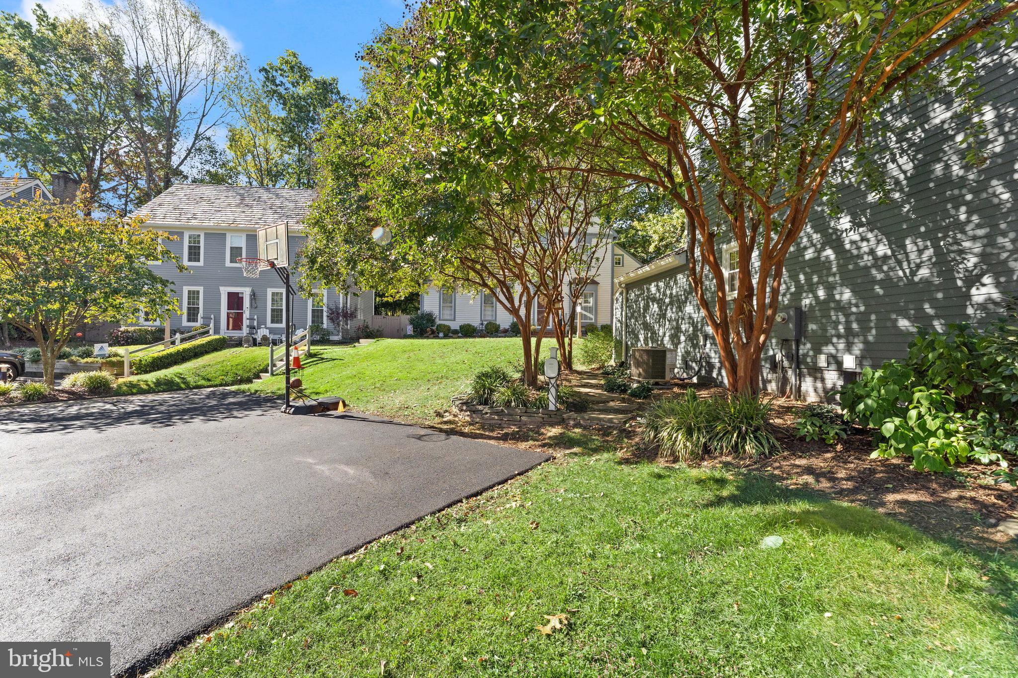 2082 COBBLESTONE LANE