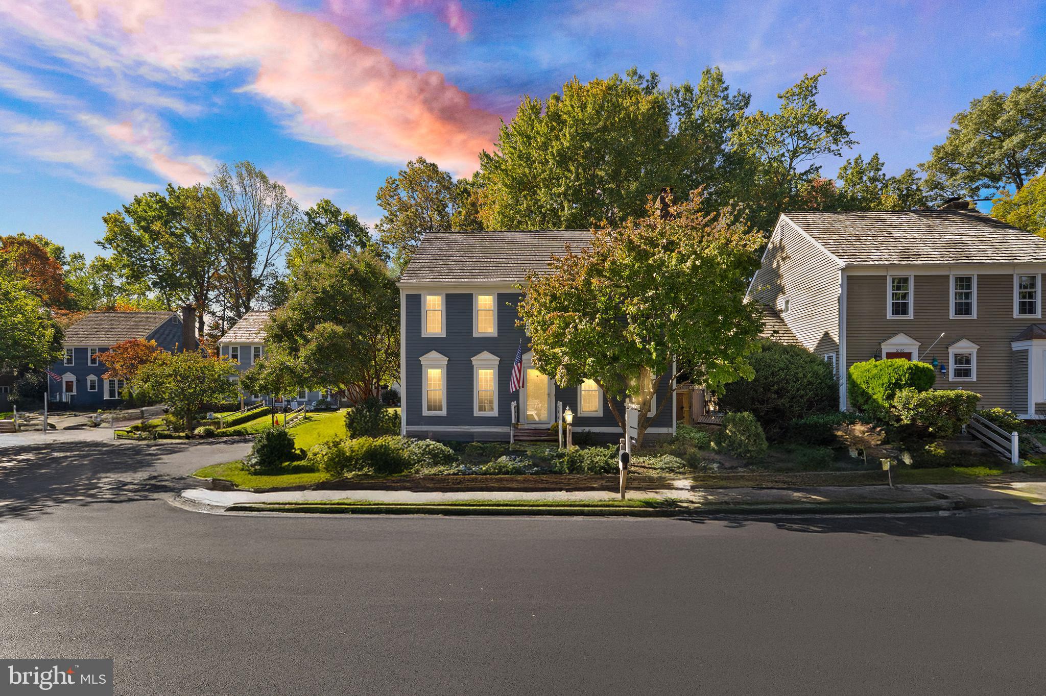 2082 COBBLESTONE LANE