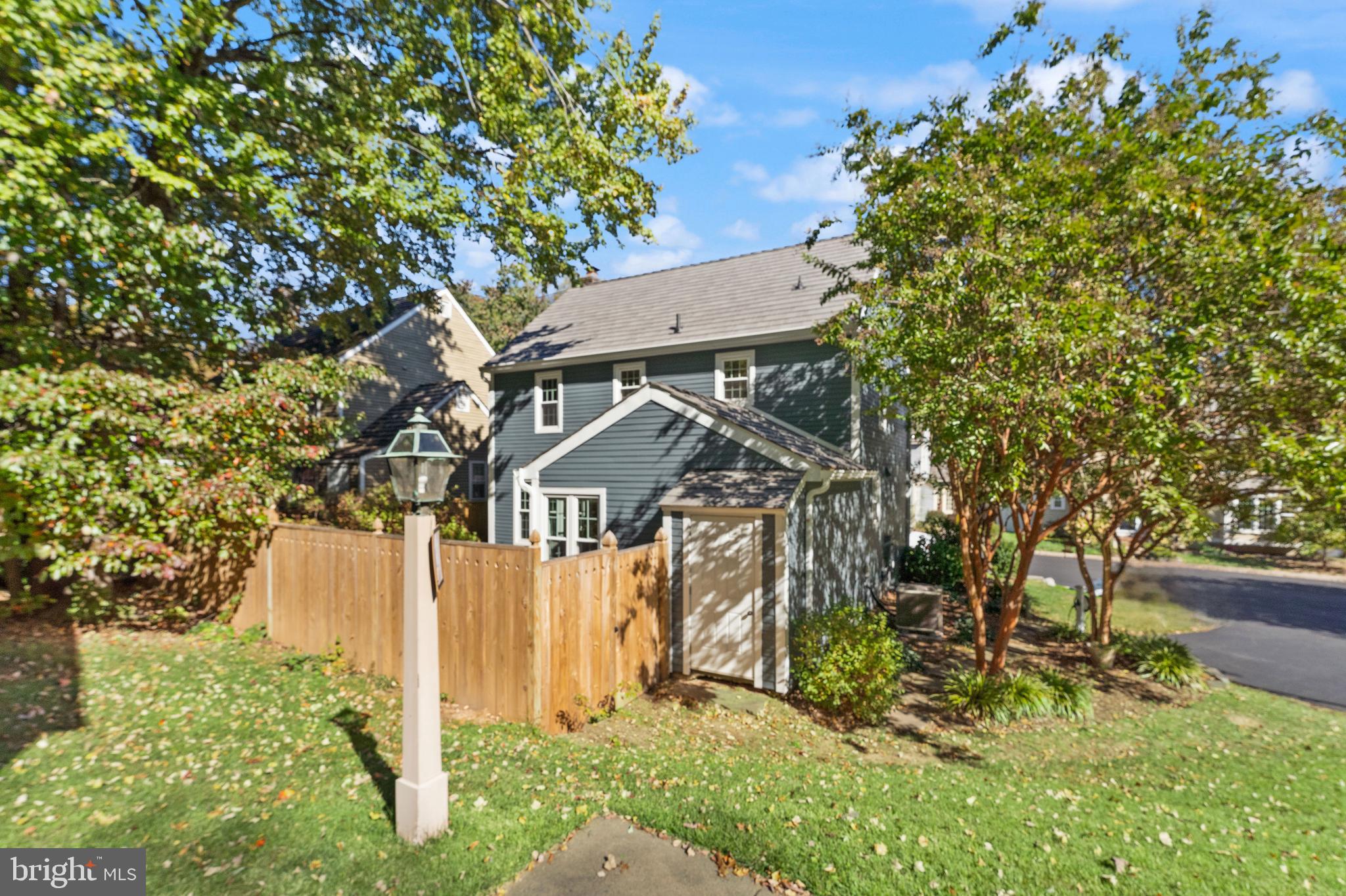 2082 COBBLESTONE LANE