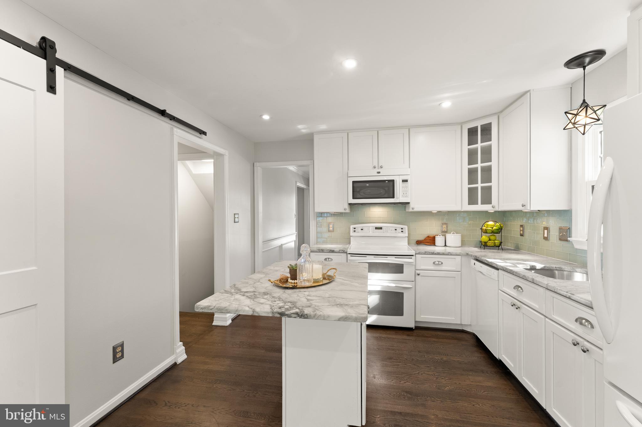 2082 COBBLESTONE LANE