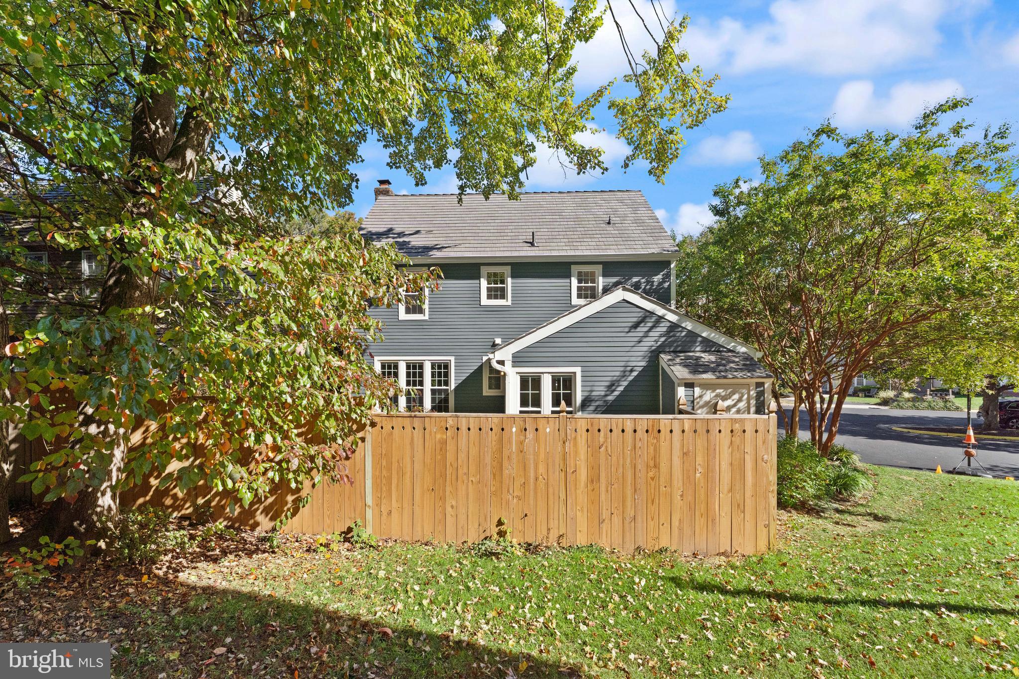 2082 COBBLESTONE LANE