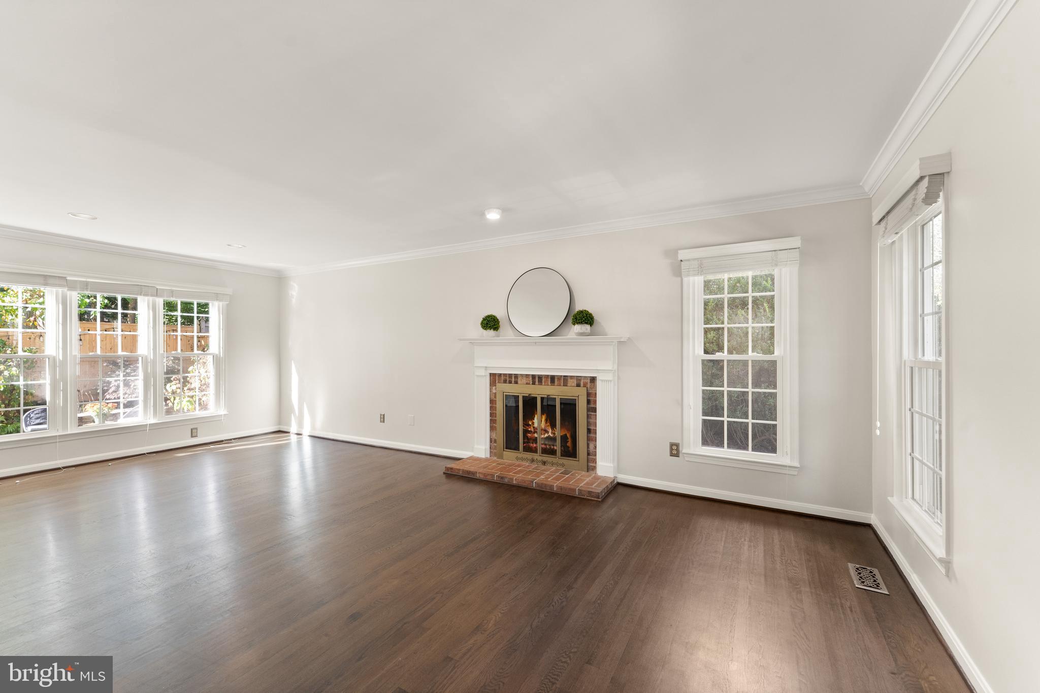 2082 COBBLESTONE LANE