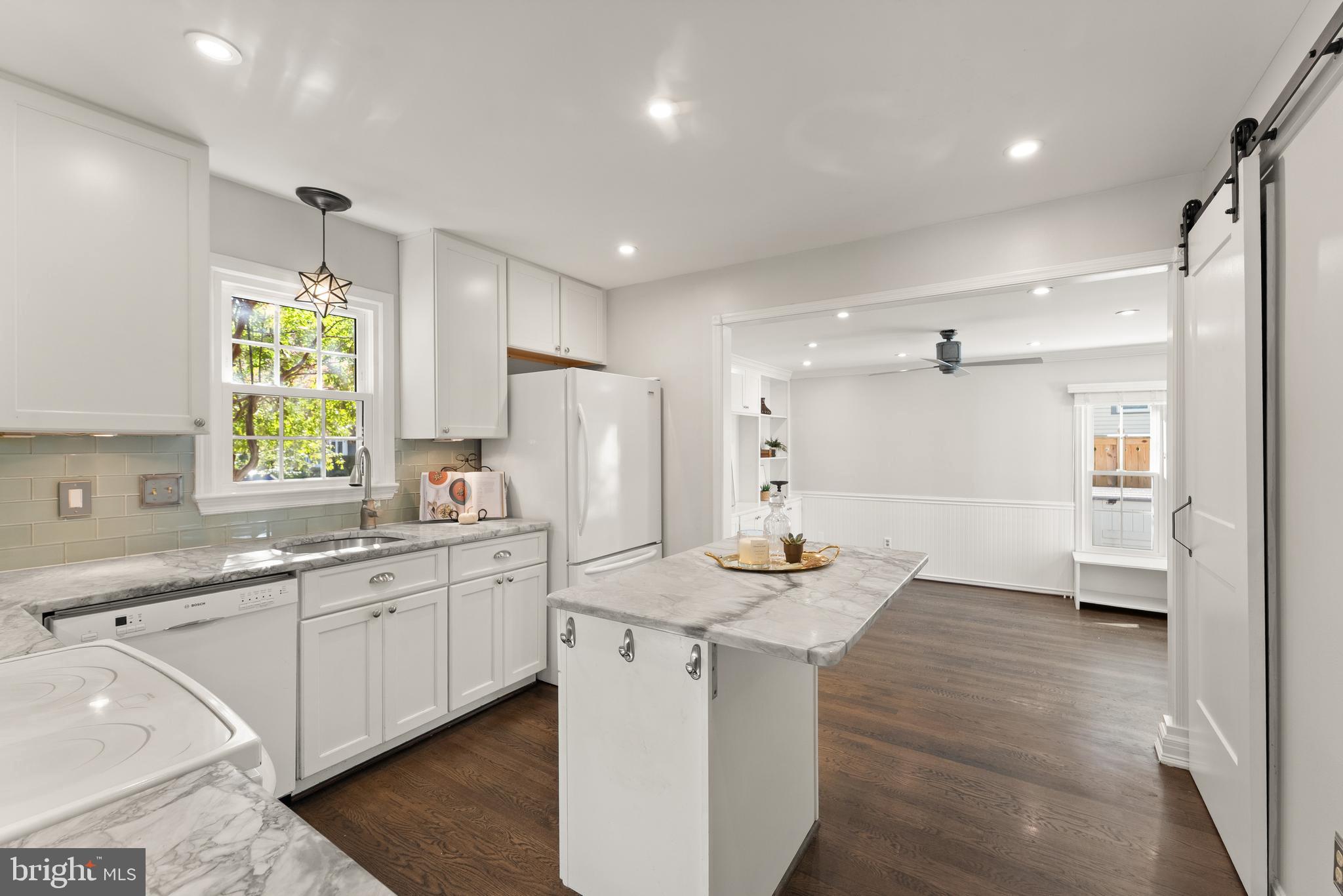 2082 COBBLESTONE LANE