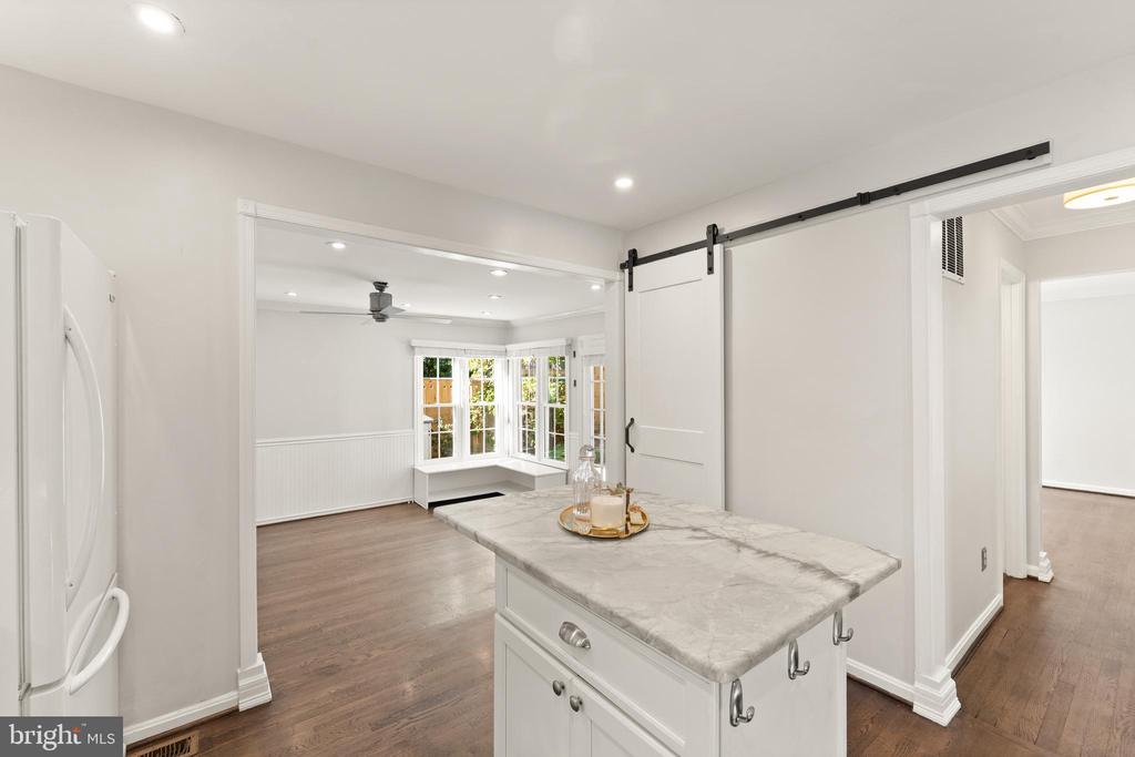 2082 COBBLESTONE LANE