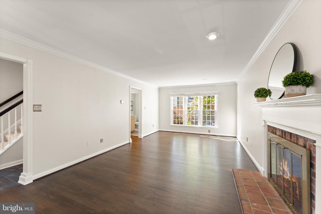 2082 COBBLESTONE LANE