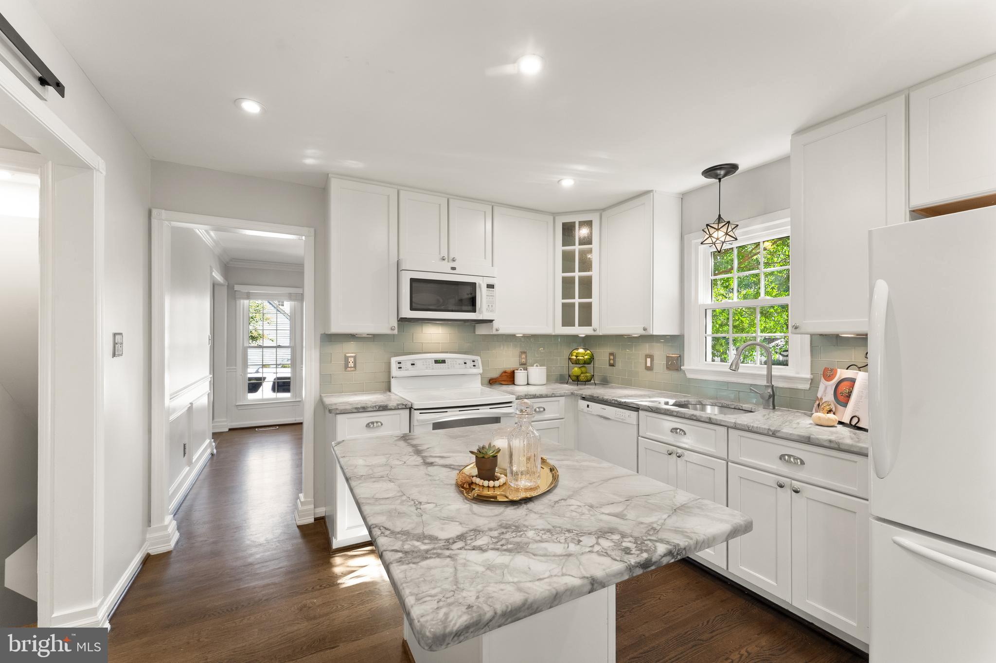 2082 COBBLESTONE LANE