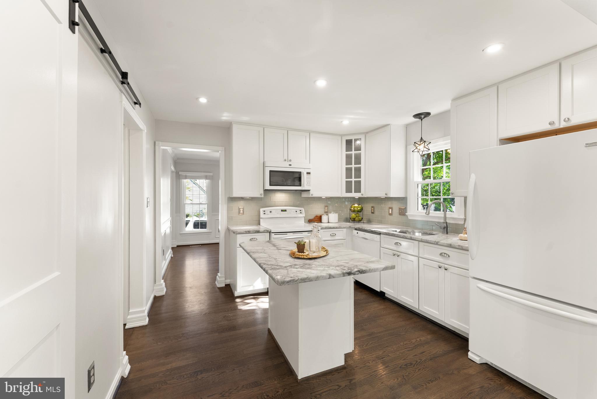 2082 COBBLESTONE LANE