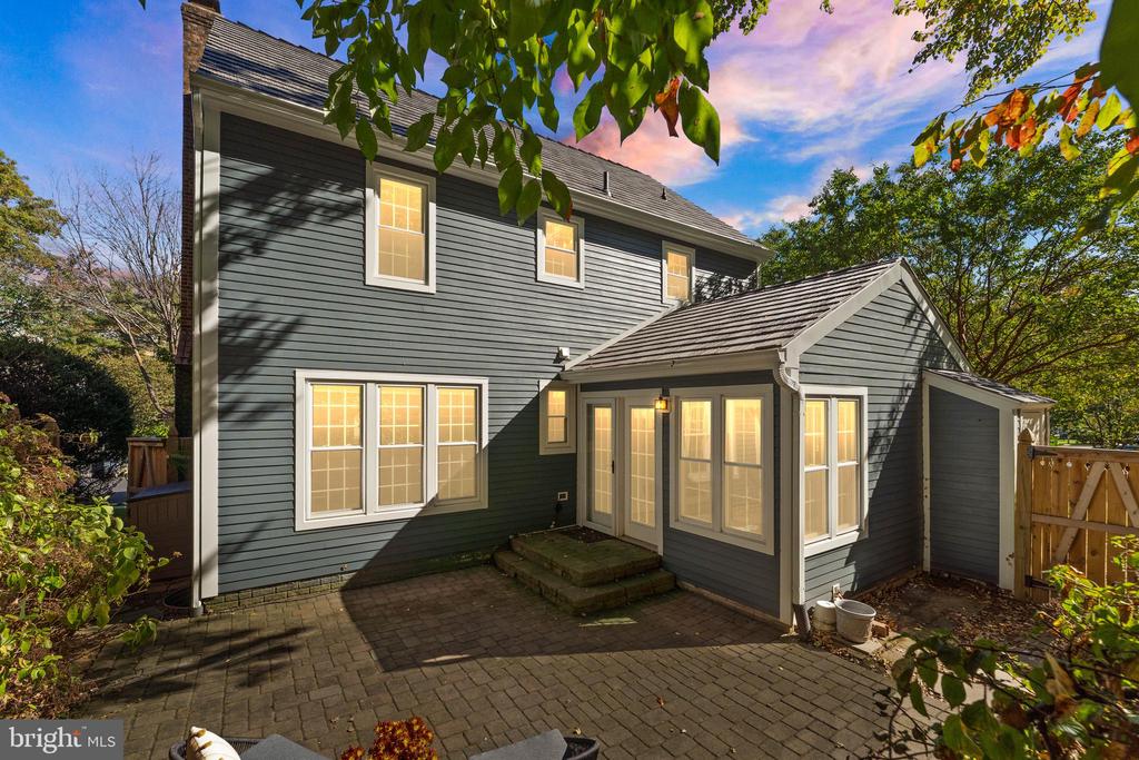 2082 COBBLESTONE LANE